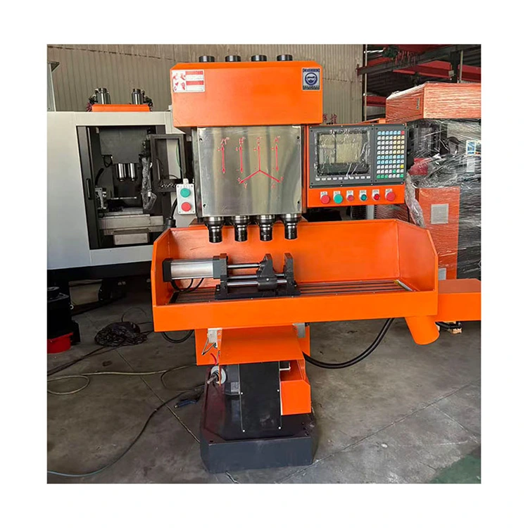 CNC-3-Achsen-Bohrmaschine in einer Maschine
